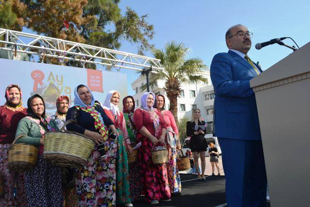 20. Ayvalık Uluslararası Zeytin Hasat ve Turizm Festivali başladı