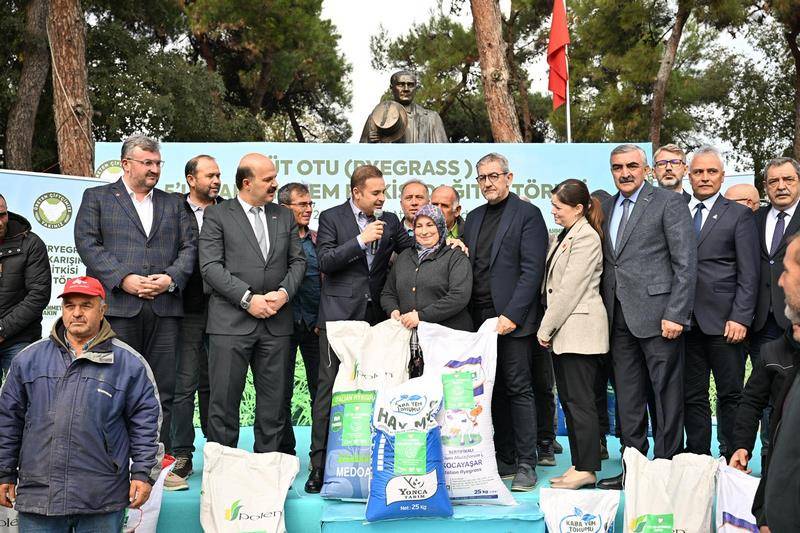 Büyükşehirin çiftçiye desteği sürüyor