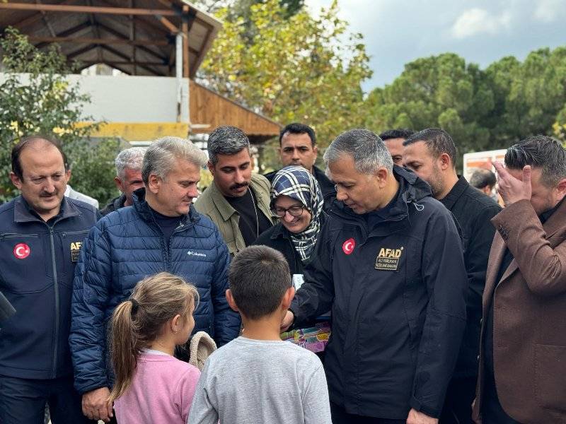 Bakan Yerlikaya açıkladı: Sındırgı depreminde can kaybı yok, 26 Kişi Yaralandı