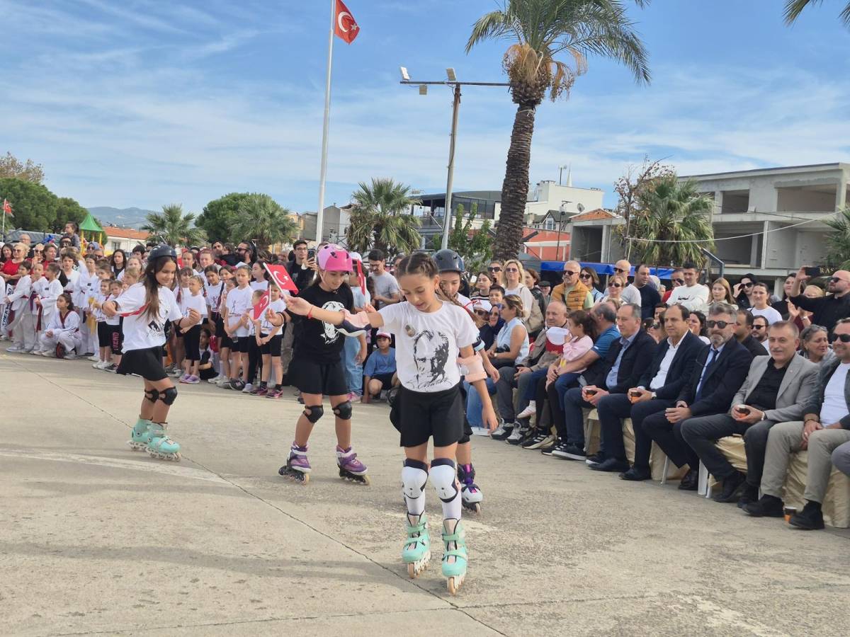 Burhaniye'de Gençlik ve Spor Festivali coşkusu yaşandı