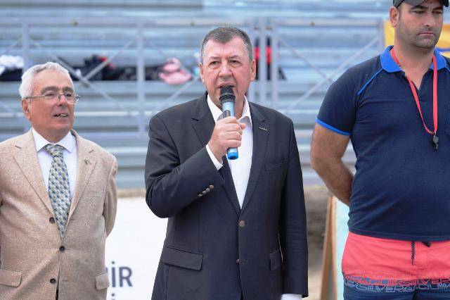 Burhaniye’de Geleneksel Ören Atatürk Kupası Plaj Voleybolu Turnuvası Başladı