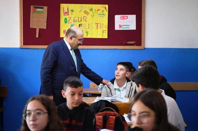 Vali İsmail Ustaoğlu Okul Ziyaretlerine Devam Ediyor