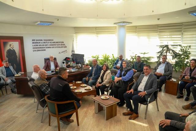 Muhtarlar Burhaniye Belediyesinde Bir Araya Geldi