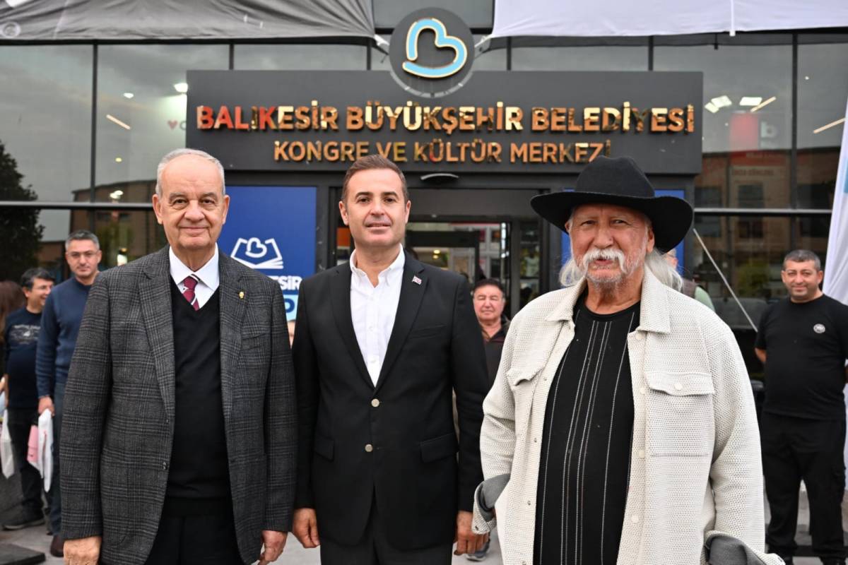 Balıkesir Kitap Fuarı’nı ilk iki günde 35 bin kişi ziyaret etti