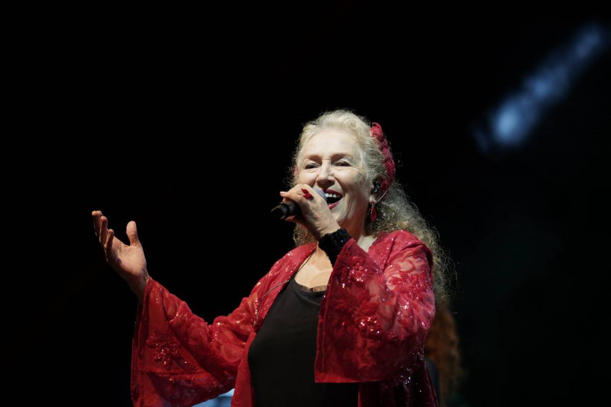 Suzan Kardeş’ten Ayvalık’ta Balkan rüzgarı