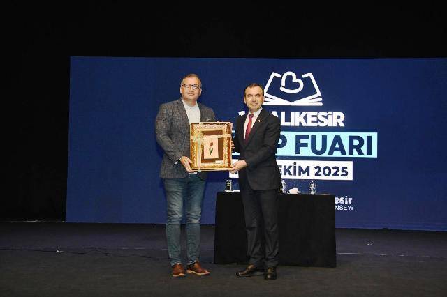 Kitap Fuarı’na ziyaretçi akını