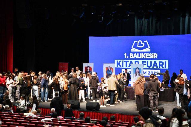 Kitap Fuarı’na ziyaretçi akını