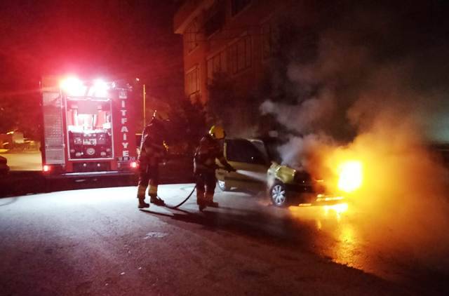 Karesi’ de araç alev alev yandı