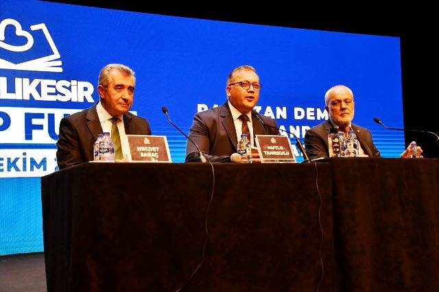 Balıkesir Kitap Fuarı’nda medya, siyaset ve edebiyat rüzgârı esti