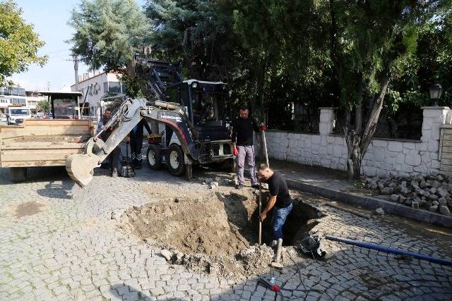 Edremit Belediyesi’nde altyapı çalışmaları devam ediyor