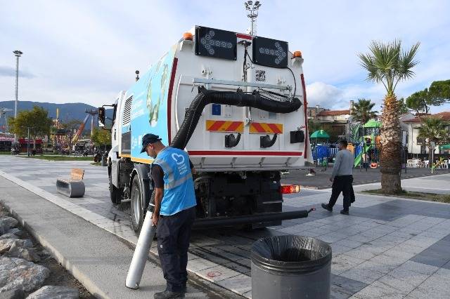 Büyükşehir’den şehrin dört bir yanında temizlik seferberliği