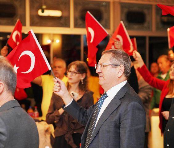 Cumhuriyet Coşkusu Ayvalık’ta Annelerle Buluştu