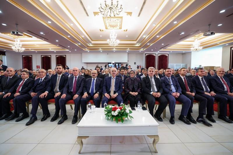 Kurtulmuş, ana dilin siyasal ayrışma bahanesi olarak kullanılamayacağını vurgulayardı.