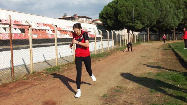 Burhaniyeli gençler Cumhuriyet Kupası için ter döktü