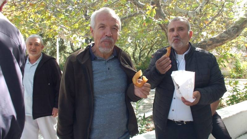 Burhaniye’de asırlık gelenek devam ettiriliyor.