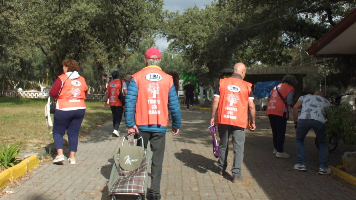 Burhaniye'de Palamutlar öğrencilerin elinde fidana dönüşecek