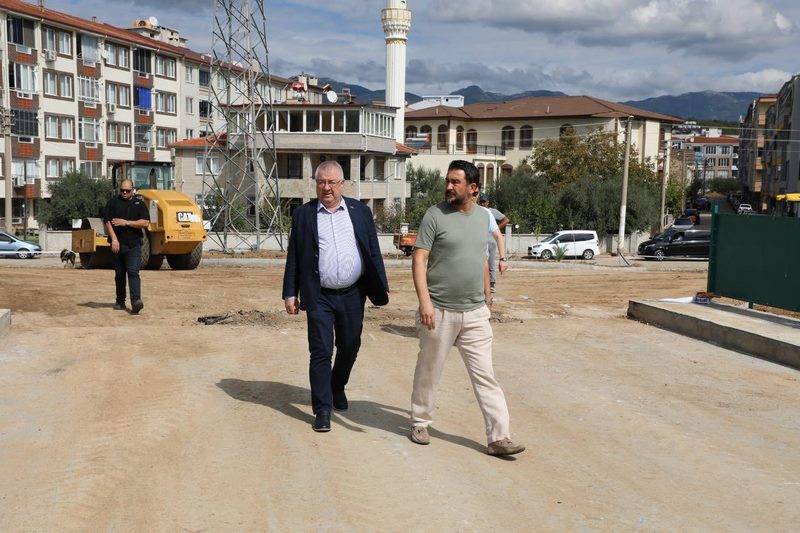 Edremit’te yeni köprünün çevre düzenlemesi tamamlanıyor