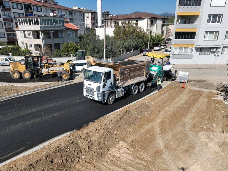 Edremit’te yeni köprünün çevre düzenlemesi tamamlanıyor
