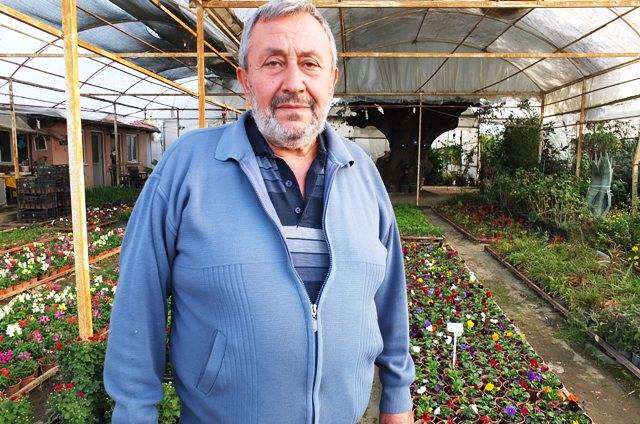 Burhaniye de makine mühendisi örnek çiçekçi oldu