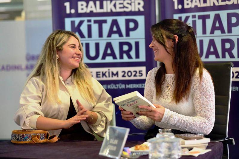 1.Balıkesir Kitap Fuarı tüm ihtişamıyla sürüyor