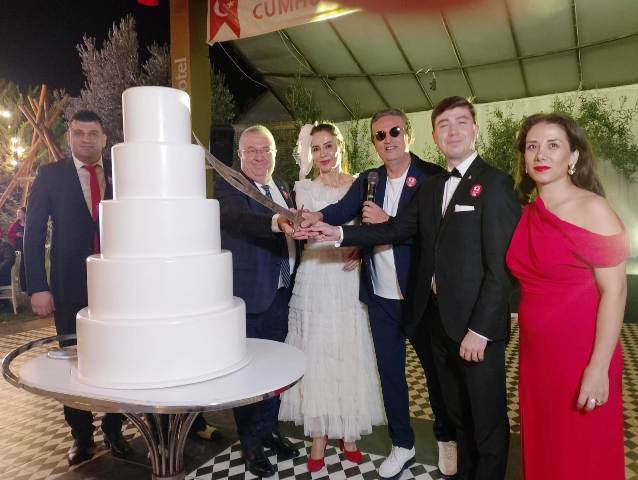 Cumhuriyet Bayramı Edremit'te Add İle Kutlandı