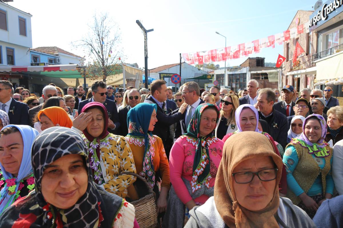 20. Ayvalık Uluslararası Zeytin Hasat ve Turizm Festivali başladı