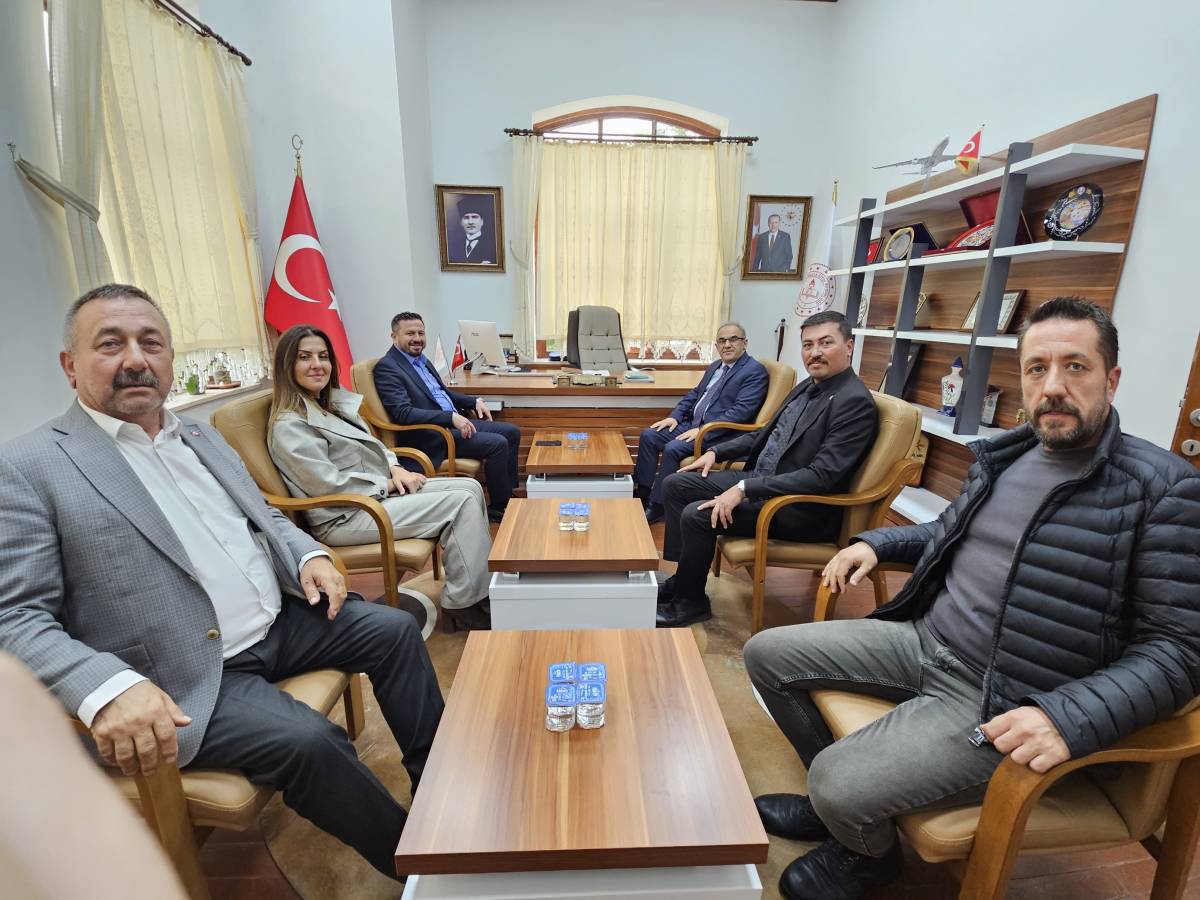 AK Parti İl Başkanı Mehmet Aydemir Edremit’i de gönülleri de fethetti