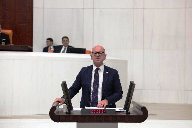 Chp Balıkesir Milletvekili Serkan Sarı’dan Yurt Tepkisi: “Akp’nin Şantiyesinde Kızlarımızı Barındımaya Zorluyorlar”