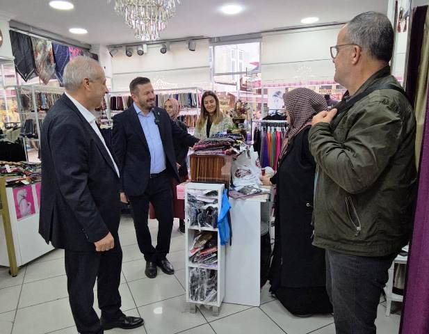 AK Parti İl Başkanı Mehmet Aydemir Gönen’e Nefes Olacak Gençlik Merkezi Proje Alanını İnceledi