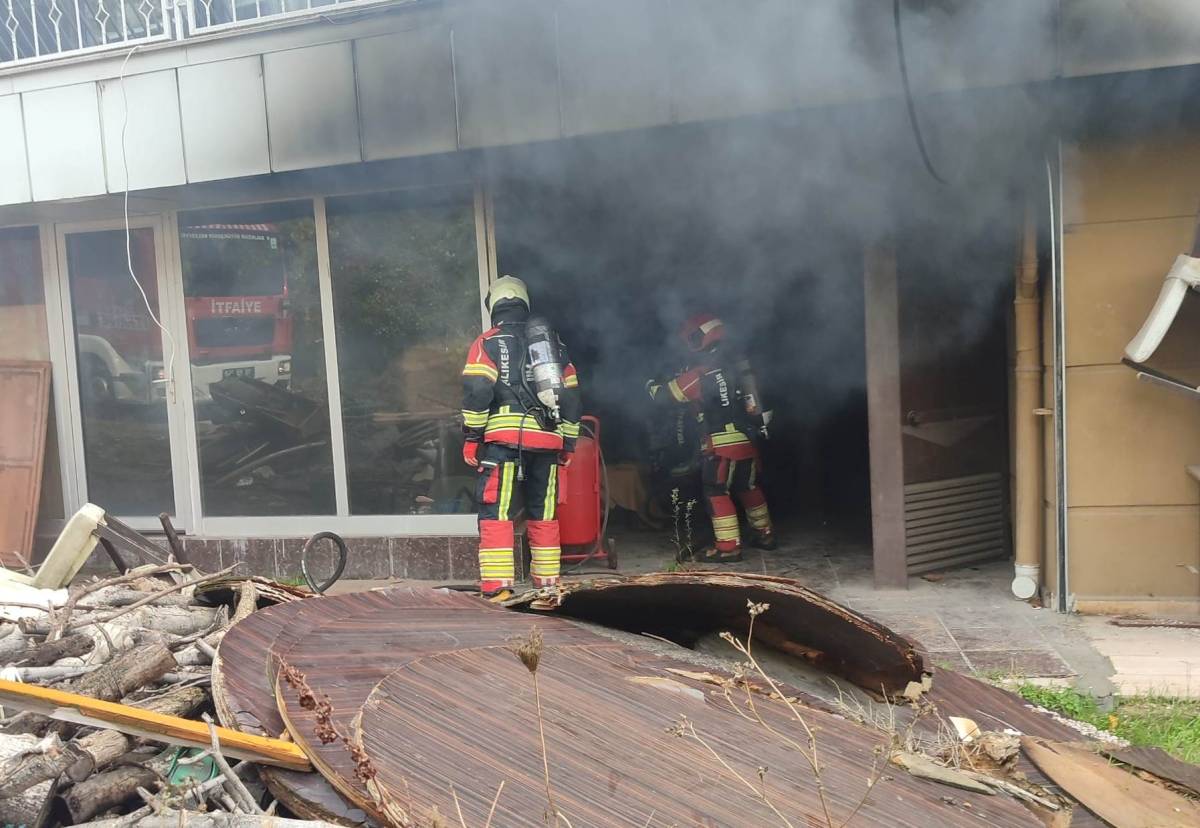 Karesi'de korkutan restoran yangını