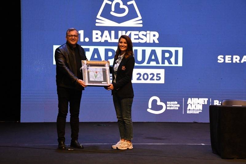 Balıkesir Kitap Fuarı’nda izdiham yaşandı
