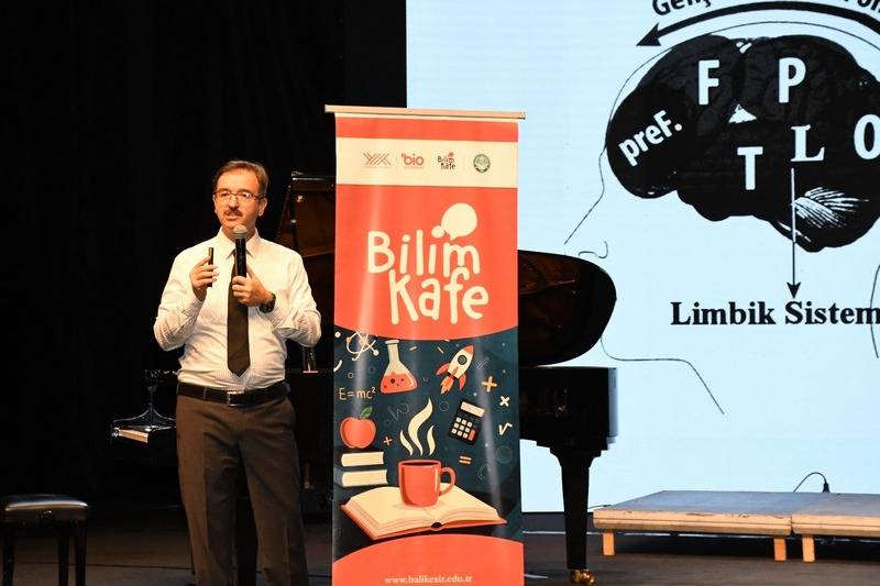 Balıkesir Kitap Fuarı’nda izdiham yaşandı