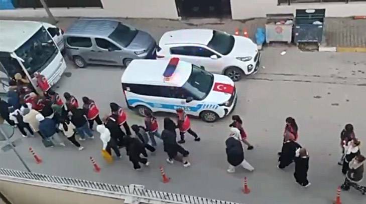 Balıkesir'de polisten sanal dolandırıcılara  büyük darbe