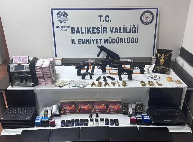 Balıkesir'de polisten sanal dolandırıcılara  büyük darbe
