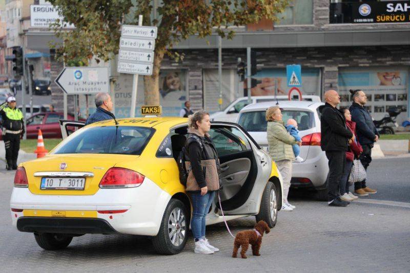 Edremit, 10 Kasım’da Ulu Önder Atatürk’ü anmak için tek yürek oldu