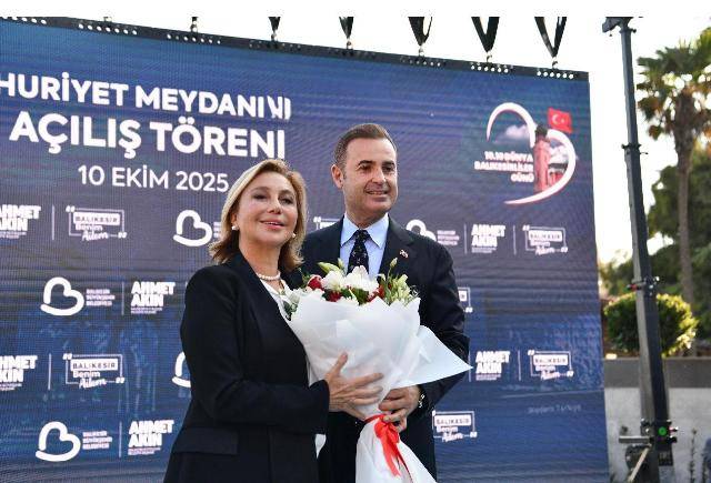 Balıkesir’de Atatürk’e saygı ve minnet anıtı