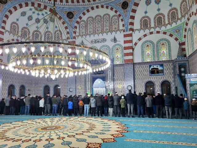 Havran’da Sabah Namazı Buluşması Veysel Karanî Camii'nde Gerçekleşti