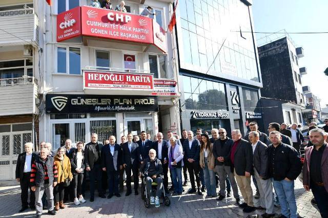 Başkan Akın Gönen'de partililerle buluştu