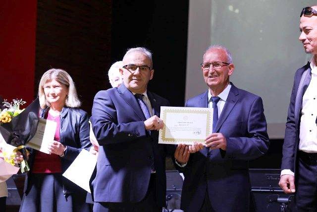 24 Kasım Öğretmenler Günü Programı Edremit’te Coşku İçinde Kutlandı