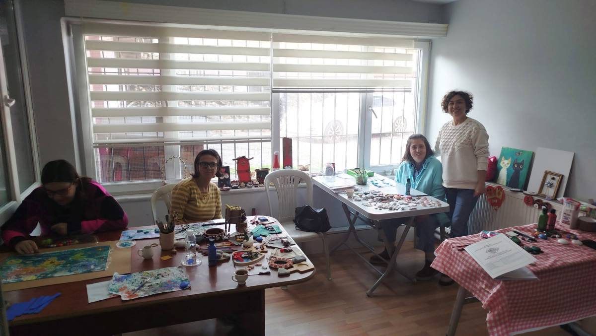 Büyümeyen göz bebeklerimizi toplumda mutlu yaşatmak için elele