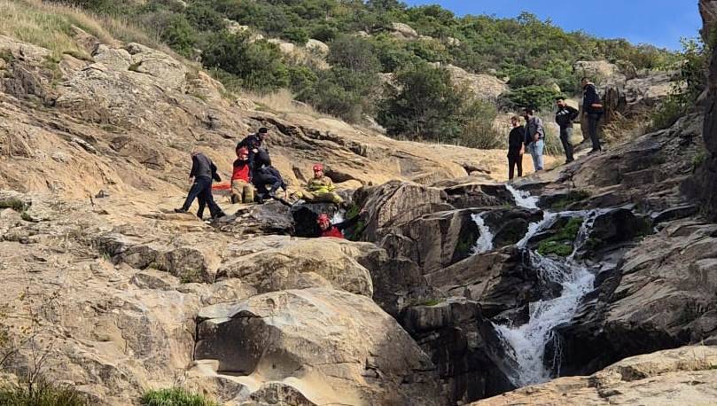 Susurluk'ta kayalıklardan düştüler