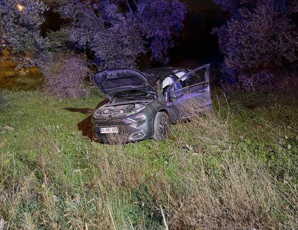 Edremit’te otomobil tarlaya girdi: 2 Yaralı