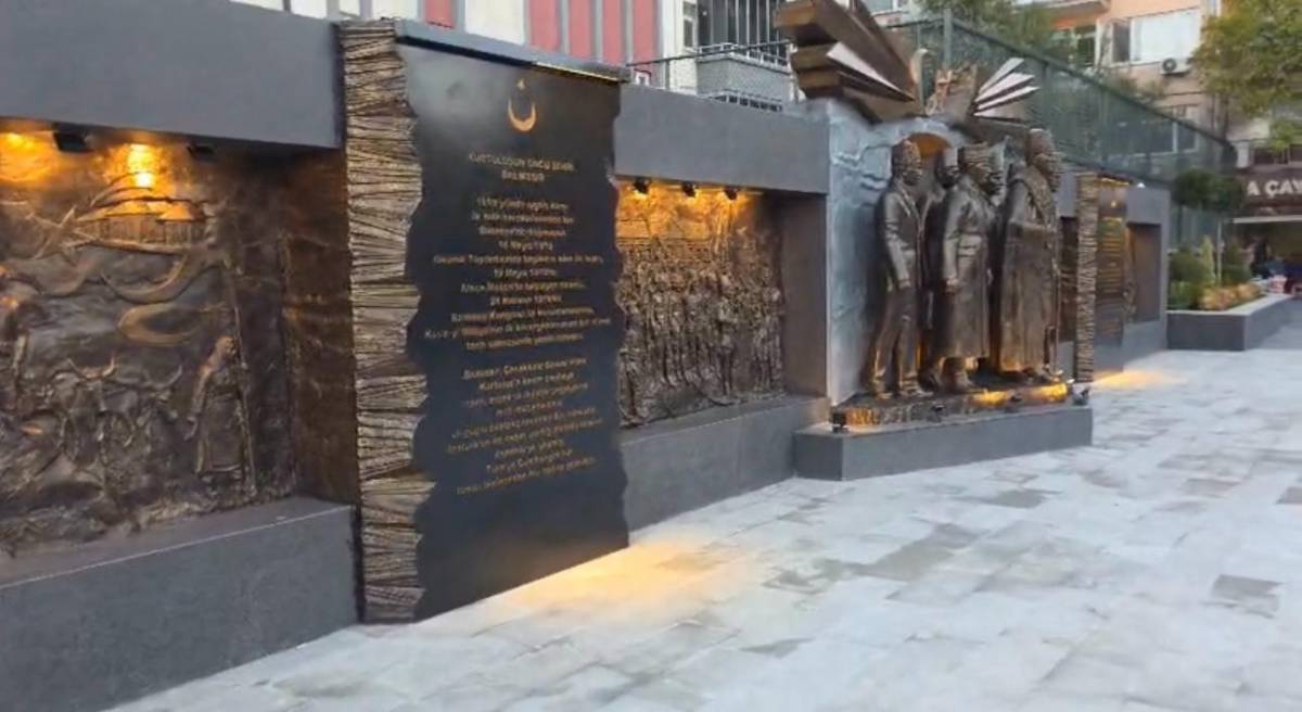 Balıkesir’de Atatürk’e saygı ve minnet anıtı