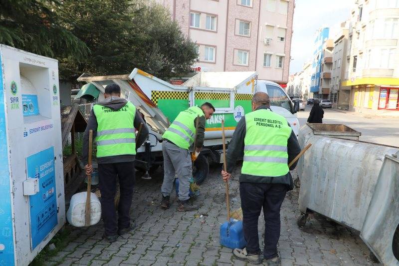 Edremit’te temizlikte 7/24 kesintisiz hizmet