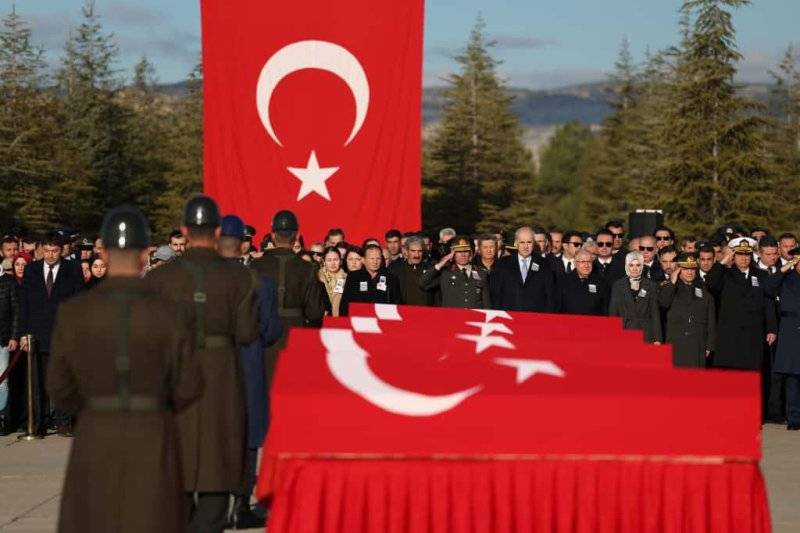 20 vatan evladına son görev... Balıkesir şehidini kalbine gömdü