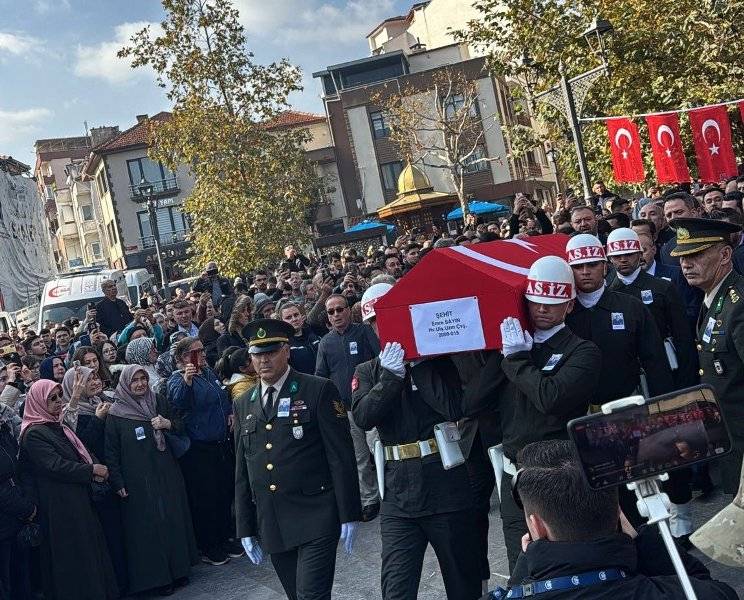 20 vatan evladına son görev... Balıkesir şehidini kalbine gömdü