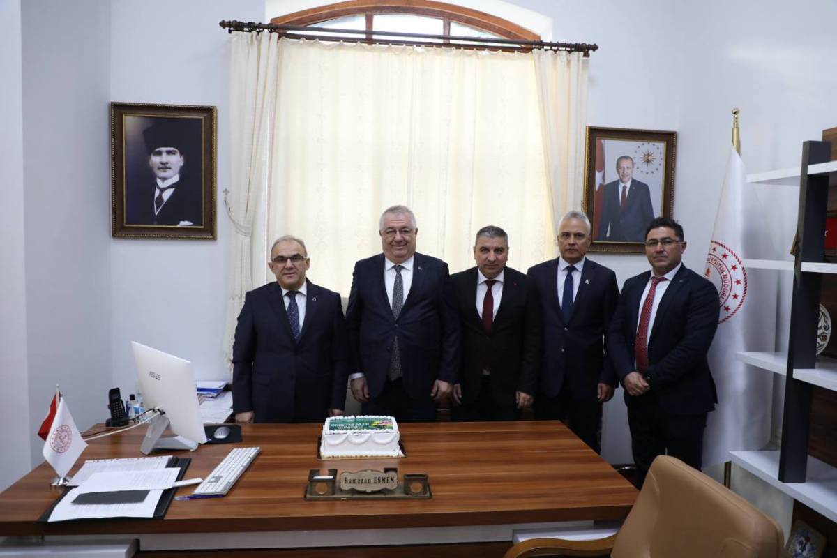 Edremit Belediye Başkanı Mehmet Ertaş’tan 'Öğretmenler Günü' Kutlaması