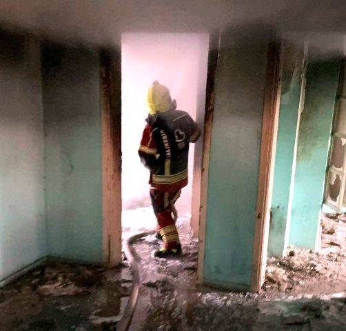 Edremit’te metruk binada yangın