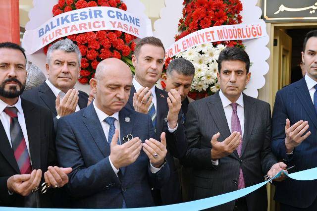 Akın’dan gönüllere dokunan iki açılış