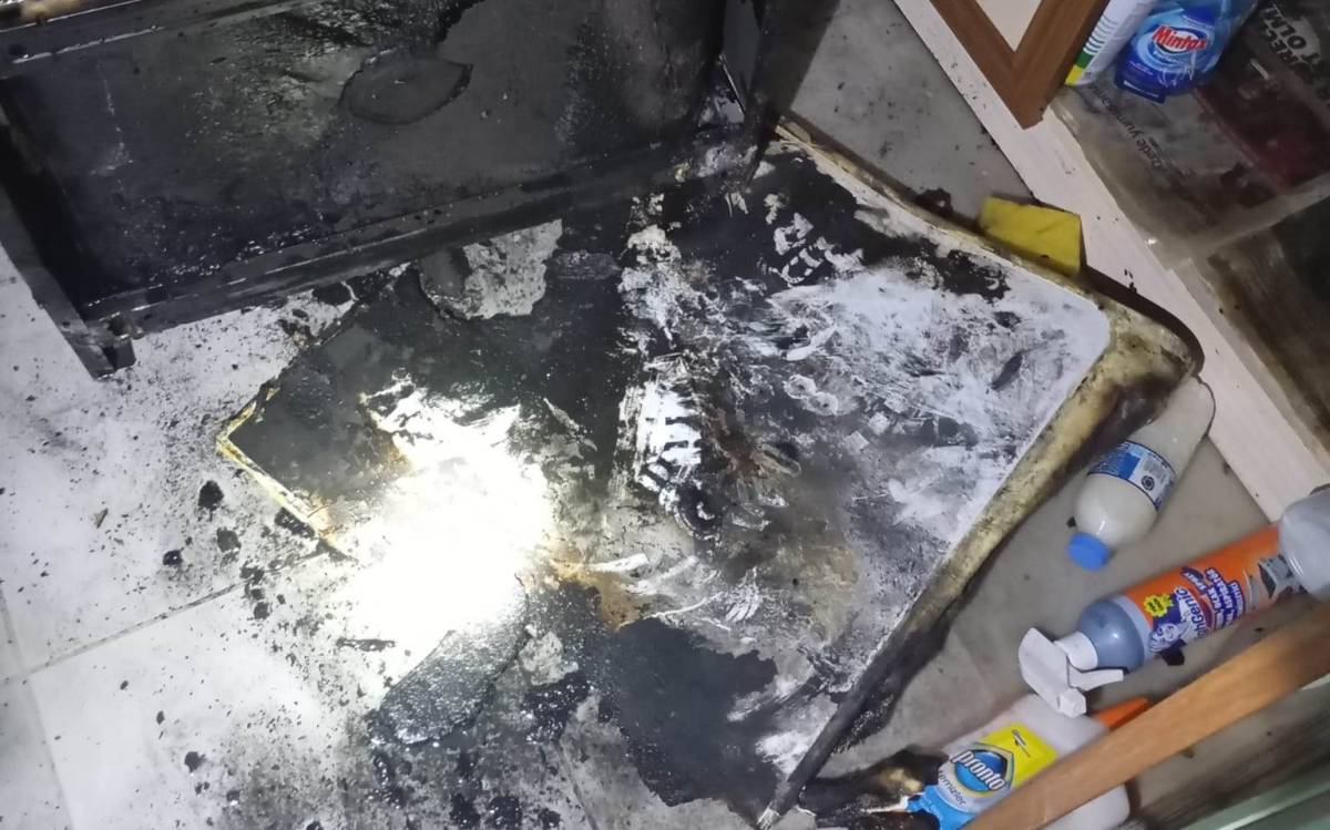 Burhaniye’de mutfakta yangın.